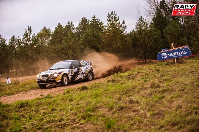 Organizatorių nuotr./Ovidijus Vaštakas ir Matas Žalandauskas „Rally Aukštaitija“ varžybose
