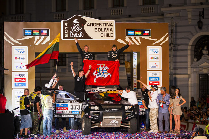 Gedmanto Kropio nuotr./Dakaro ralio finišo podiumas