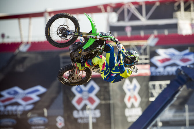 „Monster Energy” nuotr./„Moto X Best Whip“ rungtis