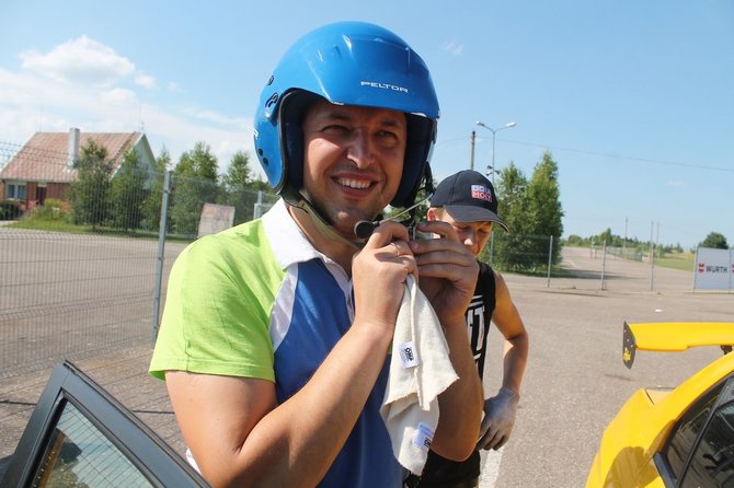 Tomo Markelevičiaus nuotr./Komandos „Techninis projektas“ pasiruošimas 1000 km lenktynėms