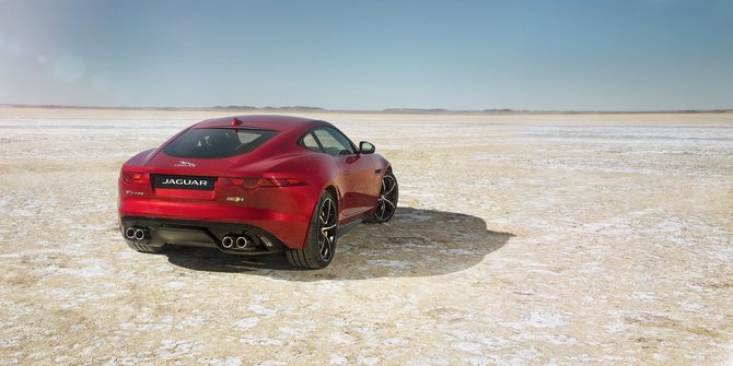 „Jaguar“ nuotr./„Jaguar F-Type R Coupe“