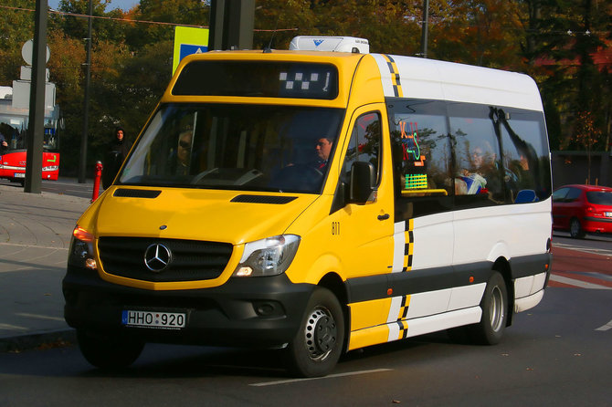 Kauno miesto savivaldybės nuotr./Naujieji mikroautobusai „Mercedes Benz Sprinter“