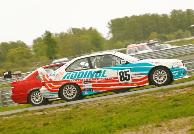 Organizatorių nuotr./„BMW 325 Cup“ varžybos