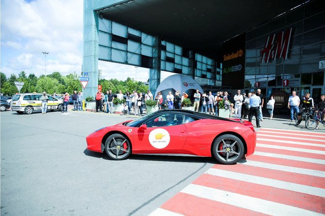 Organizatorių nuotr./„Ferrari“ ir „Lamborghini“ nuotykiai Lietuvoje