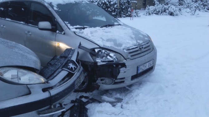 15min skaitytojo Donato nuotr./Avarija Pelkių ir Garažų gatvėje