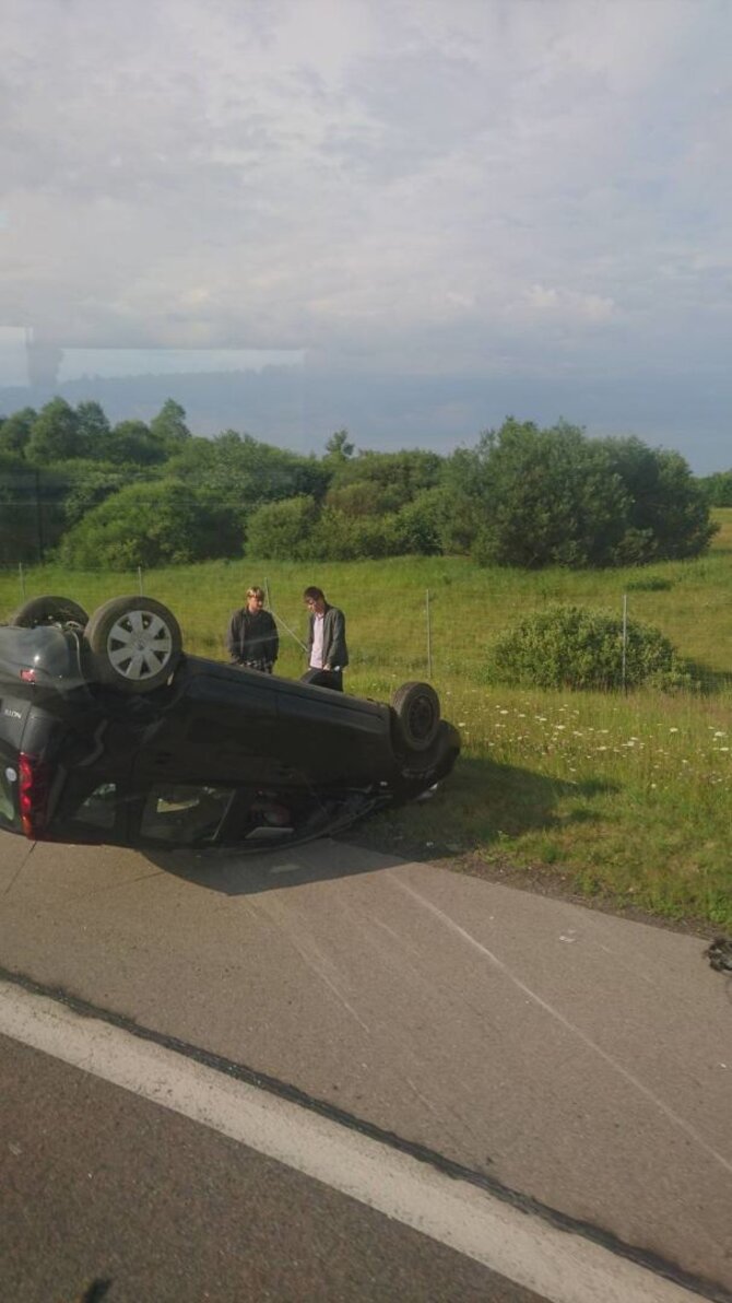 15min skaitytojo Laimučio nuotr./Avarija kelyje Panevėžys-Vilnius