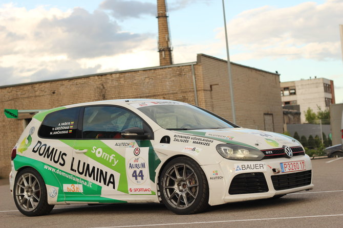 Tomo Markelevičiaus nuotr./„Domus Lumina Racing“ automobilis