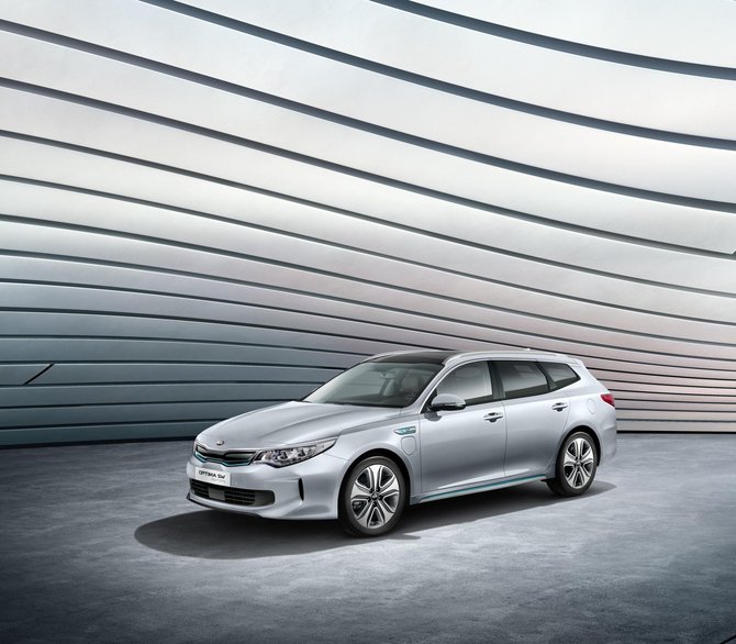 KIA nuotr./„Kia Optima SW plug-in hybrid“