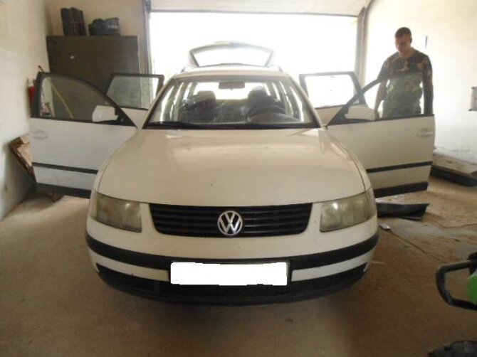 Vilniečio automobilis, kuriame buvo rasta kontrabanda