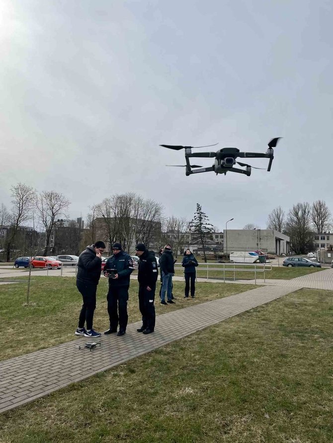 Policija/Skraidymo pratybos su policijos įsigytais bepiločiais orlaiviais.