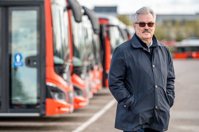 Kauno autobusai/Bendrovės Kauno autobusai generalinis direktorius Mindaugas Grigelis už tai, kad vis dar esame, sako ačiū darbuotojams, partneriams ir, žinoma, keleiviams 