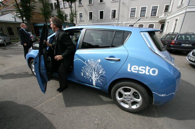 Alvydo Januševičiaus nuotr./Elektromobilis „Nissan Leaf“