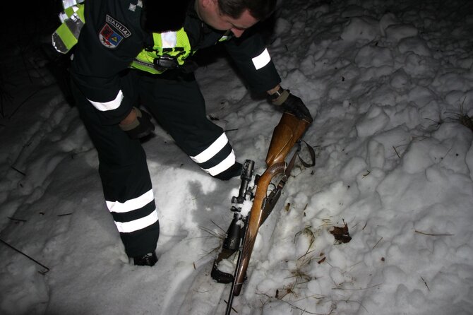 Šiaulių aplinkosaugininkų nuotr./Nuo aplinkosaugininkų spruko brakonieriai