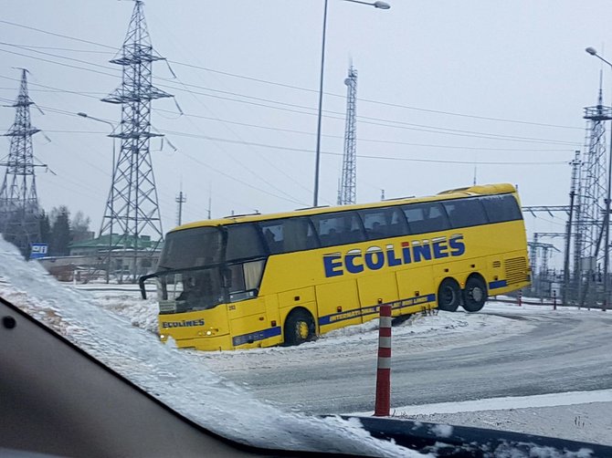 Sauliaus Kučinsko nuotr/Autobuso avarija prie Pasvalio