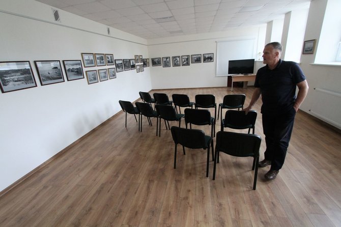 Alvydo Januševičiaus / 15min nuotr./Bazilionų mokykla virto ištisa biblioteka