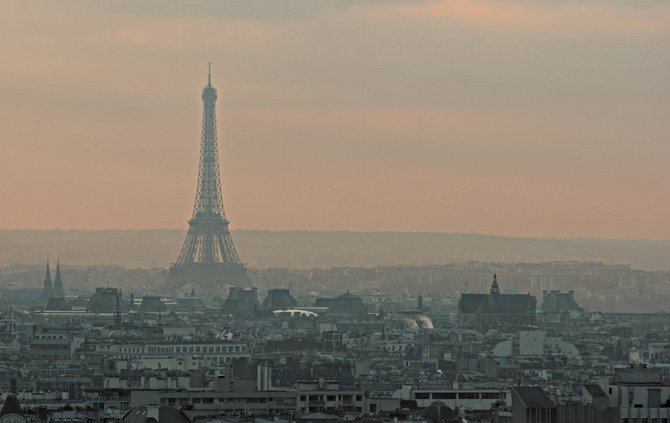 Kadras iš filmo „Paryžius“