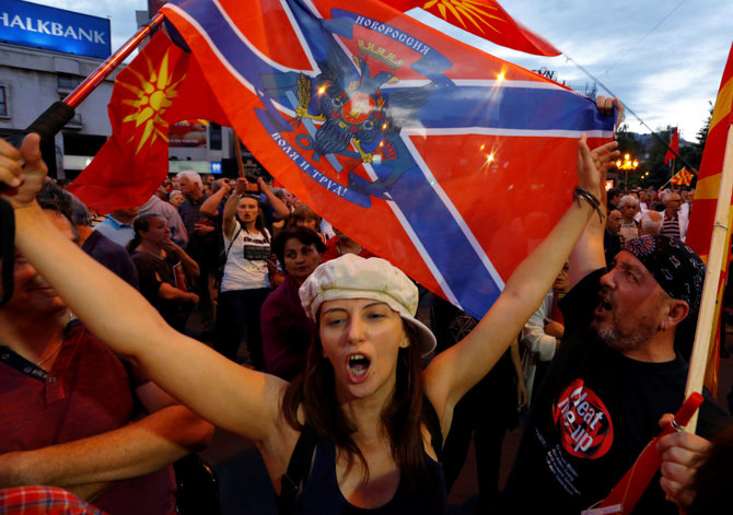 „Reuters“/„Scanpix“ nuotr./Protestai prieš šalies pavadinimo keitimą Makedonijoje
