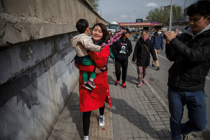 „Reuters“/„Scanpix“ nuotr./Sulaikyto teisininko Wango Quanzhango žmona Li Wenzu