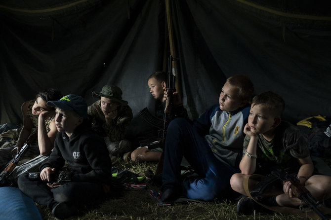 „Scanpix“/AP nuotr./Ukrainos nacionalistų rengiama vaikų stovykla