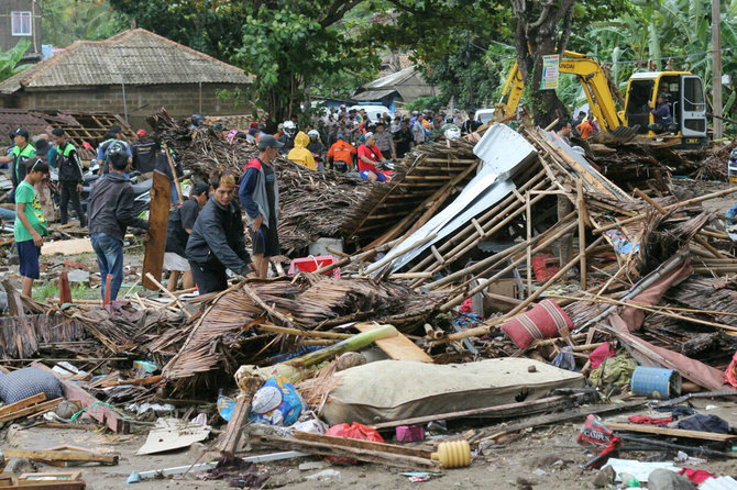 „Scanpix“/AP nuotr./Indonezijai smogė pražūtingas cunamis