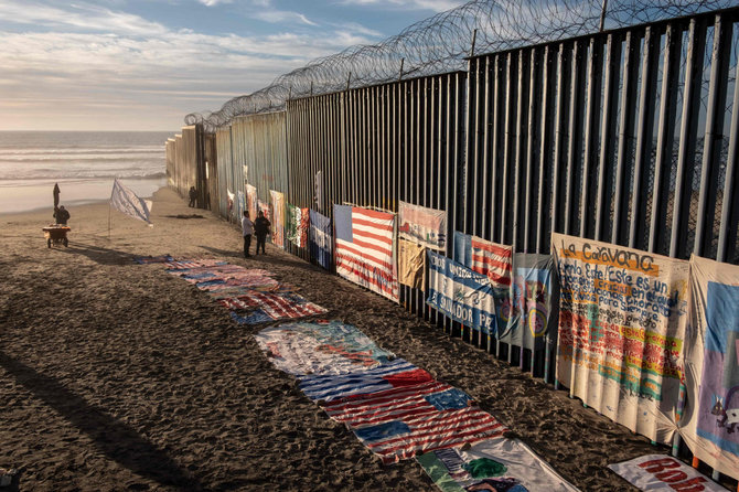 AFP/„Scanpix“ nuotr./Tvora JAV ir Meksikos pasienyje