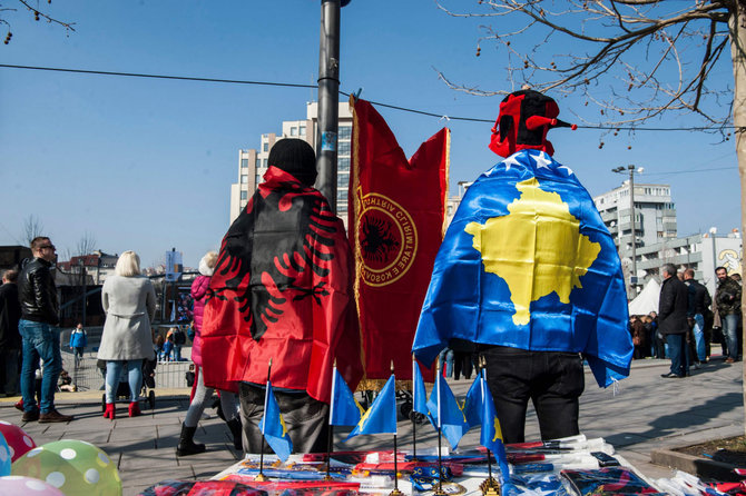AFP/„Scanpix“ nuotr./Kosove švenčiama nepriklausomybės diena