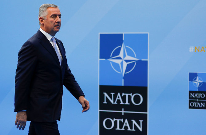 „Reuters“/„Scanpix“ nuotr./Juodkalnijos prezidentas Milo Djukanovičius NATO būstinėje