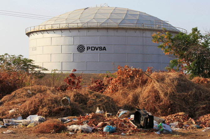 „Reuters“/„Scanpix“ nuotr./Sankcijomis smūgiuojama Venesuelos valstybinei naftos kompanijai PDVSA