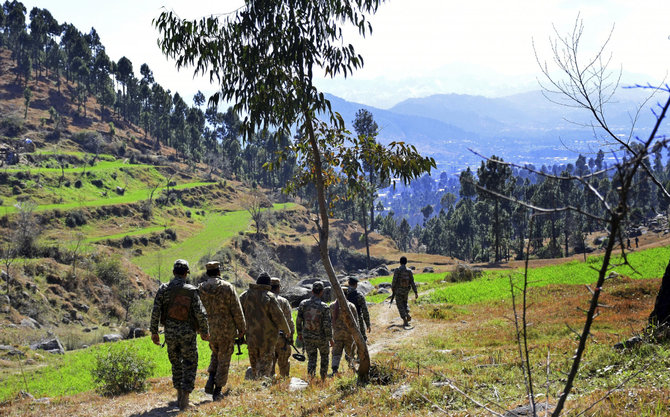 „Scanpix“/AP nuotr./Pakistano kariai Kašmyre