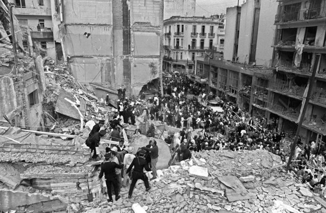 AFP/„Scanpix“ nuotr./Išpuolis prieš žydų centrą Buenos Airėse 1994 metais