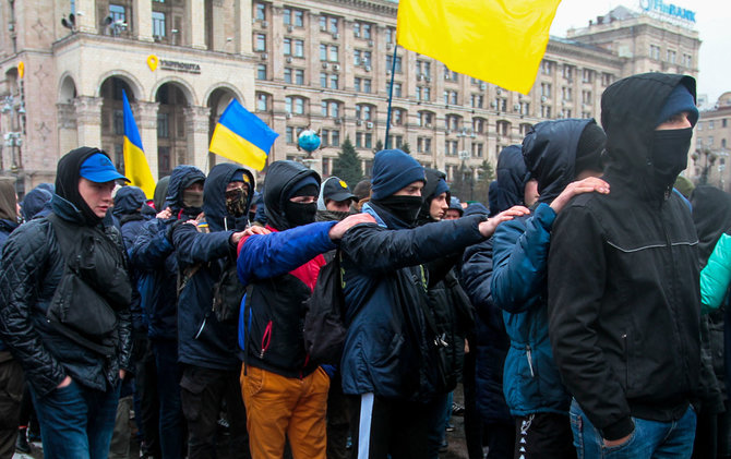 „Scanpix“/ITAR-TASS nuotr./Ukrainos Nacionalinės milicijos aktyvistai