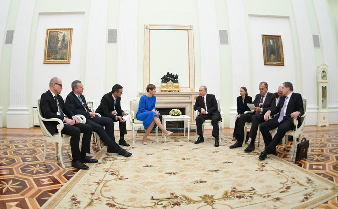 „Scanpix“ nuotr./K.Kaljulaid ir V.Putino susitikimas Maskvoje