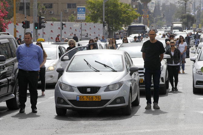 AFP/„Scanpix“ nuotr./Izraelyje minint Holokaustą gyvenimas sustojo dviem minutėms