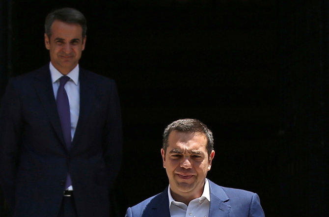„Reuters“/„Scanpix“ nuotr./Kiriakas Micotakis ir A.Cipras (dešinėje)