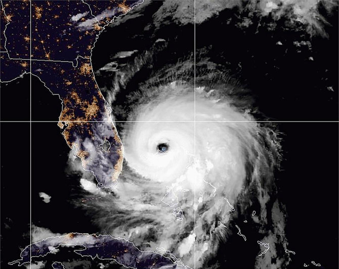 „Reuters“/„Scanpix“ nuotr./Dėl uragano Dorian evakuojami JAV pakrančių gyventojai 