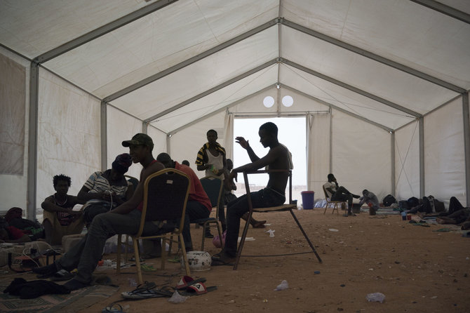 „Scanpix“/AP nuotr./Migrantai tranzito centre Nigeryje