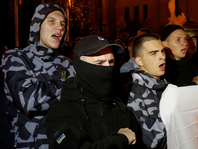 „Reuters“/„Scanpix“ nuotr./Radikalūs dešinieji protestuoja Kijeve