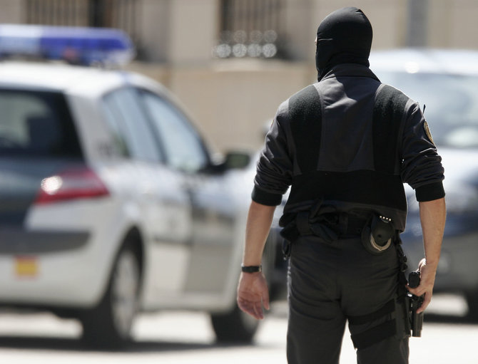 „Reuters“/„Scanpix“ nuotr./Ispanijos policijos operacija prieš rusų mafiozus Maljorkoje