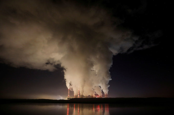„Reuters“/„Scanpix“ nuotr./Ar Lenkija kada nors galės apsieiti be anglimi kūrenamų elektrinių?
