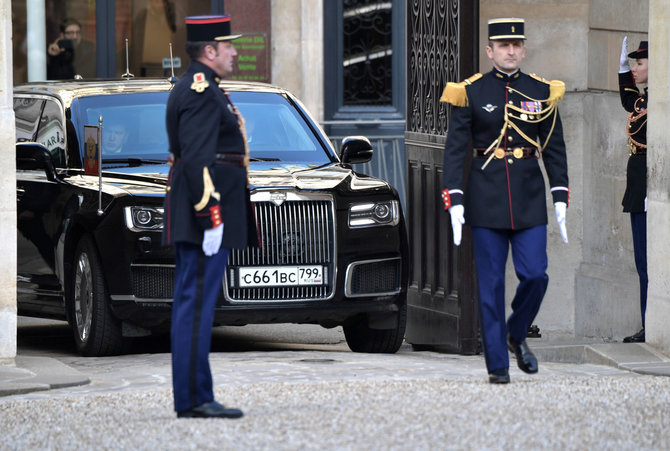 „Reuters“/„Scanpix“ nuotr./V.Putino limuzinas „Aurus“