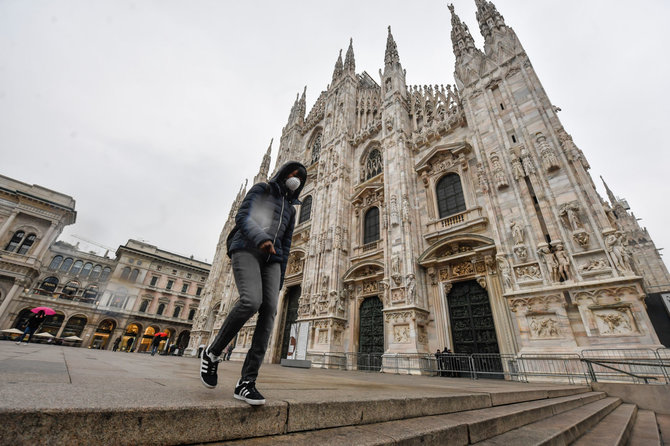 „Scanpix“ nuotr./Italai jau pripažįsta persistengę su koronaviruso paieškomis