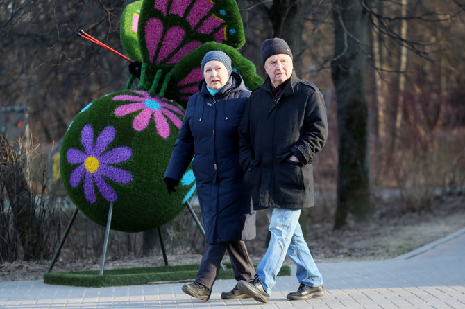 „Scanpix“/ITAR-TASS nuotr./Rusijoje daugybė senolių nė negalvoja apie saviizoliaciją