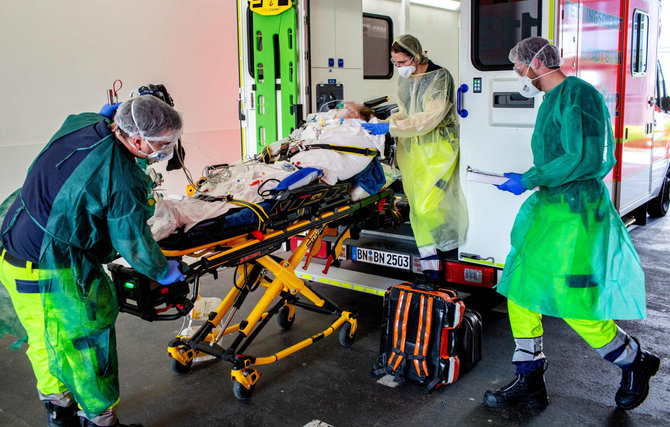 AFP/„Scanpix“ nuotr./Iš Bergamo į Vokietiją pervežami pacientai