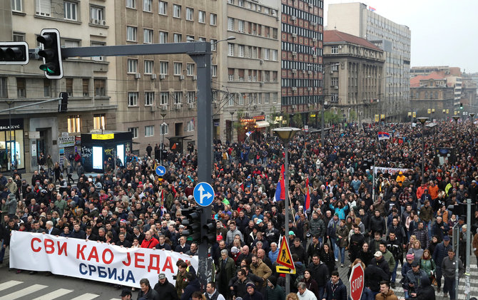 „Reuters“/„Scanpix“ nuotr./Protestas prieš A.Vučičių Belgrade