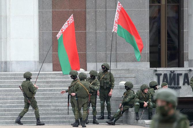 „Scanpix“/ITAR-TASS nuotr./Baltarusijos protestuotojai rengia naują demonstraciją
