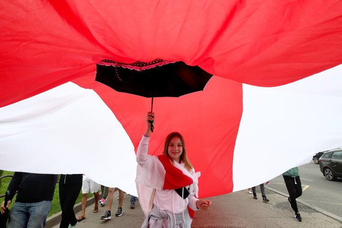 „Scanpix“/ITAR-TASS nuotr./Baltarusijos protestuotojai rengia naują demonstraciją