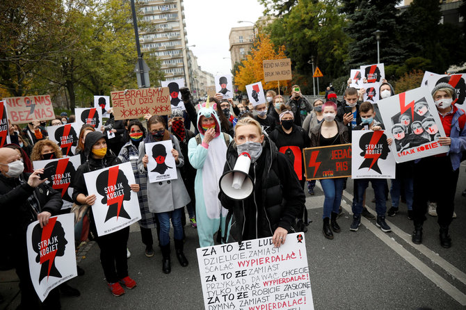 „Reuters“/„Scanpix“ nuotr./Demonstracija Varšuvoje