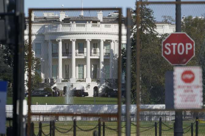 „Scanpix“/AP nuotr./Tvora aplink Baltuosius rūmus Vašingtone
