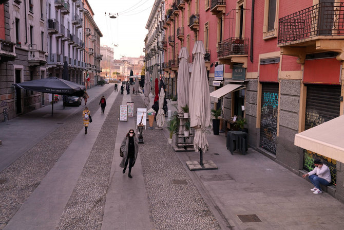 „Scanpix“/„SIPA“ nuotr./Ištuštėjusios Milano gatvės