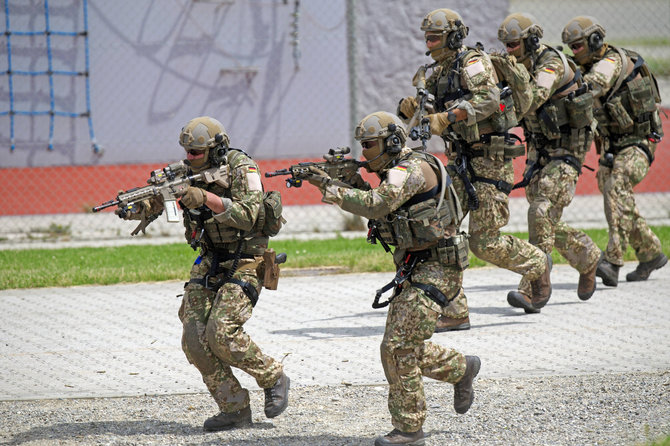 „Scanpix“ nuotr./Vokietijos kariuomenės specialiųjų pajėgų komandosai